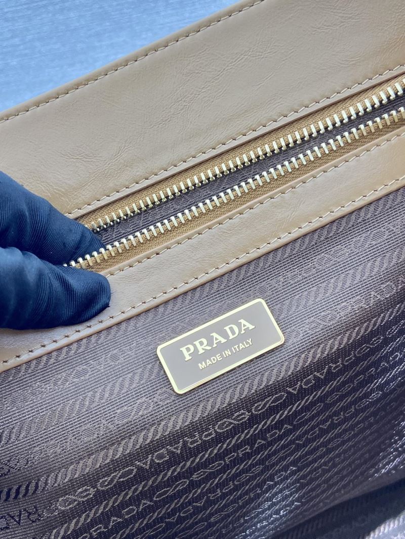 Pra*a tote bags